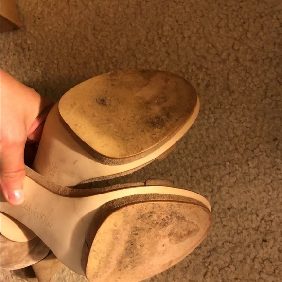 Calvin Klein Vivian platform taupe heels 8.5 - Picture 3 of 3